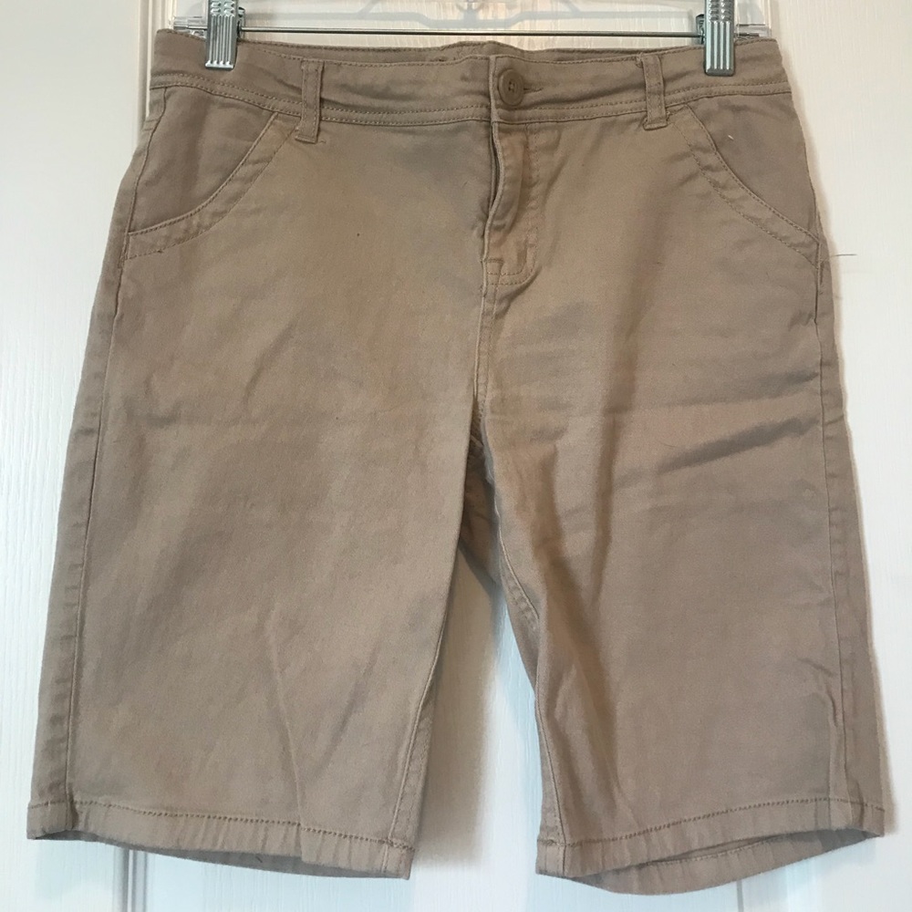 khaki shorts